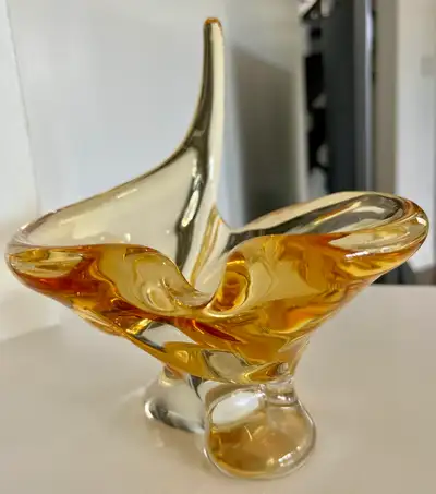 Lovely piece of Chalet Art Glass from Quebec, Canada. Made by Chalet, Canada around 1960. Table Cent...