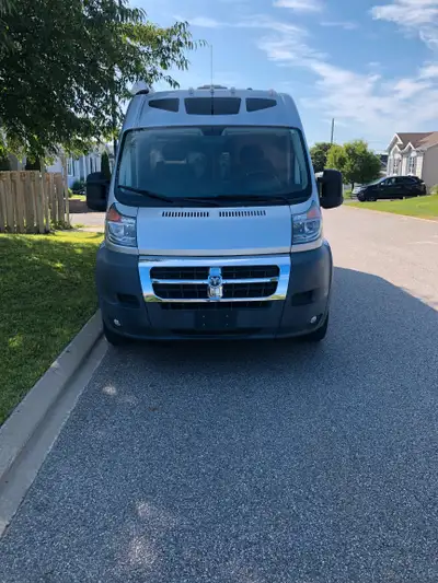 Dodge Roadtrek Simplicity 2017 (Ram ProMaster 3500) Identification & prix • Type: Class B • Modèle:...