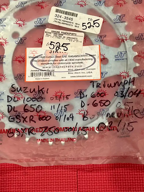 Suzuki GSXR 750 DL Triumph Daytona 600 650 Bonneville JTR1792.45 in Other in Barrie - Image 4