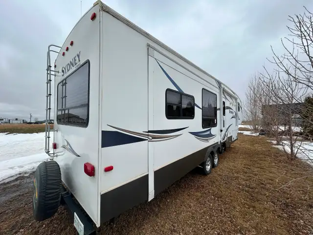 2012 Sydney Outback 325 fre in Travel Trailers & Campers in Regina - Image 6