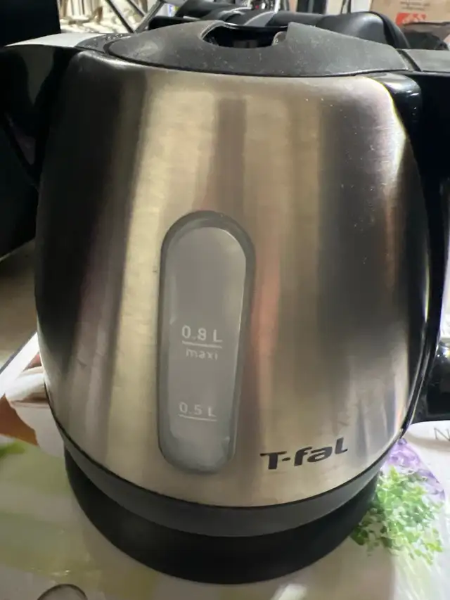 T-Fal Kettle in Toasters & Toaster Ovens in Markham / York Region - Image 3