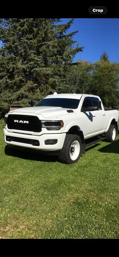 2019 Ram 3500 Laramie loaded 68rfe ,17,000 km only , level 1 interior ,3in carli lift w/king dual re...