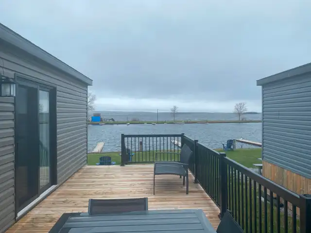 Beautiful Lakefront Park Model in Park Models in Kawartha Lakes - Image 3