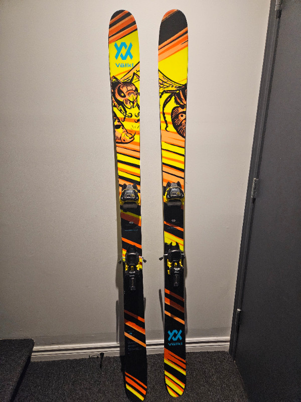 Ski Volkl Revolt 181 et fix marker Griffon 13 dans Ski  à Laval/Rive Nord