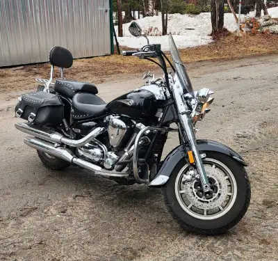 Yamaha midnight star 1800cc 2005 for sale . This bike is in excellent condition and runs perfect ! H...