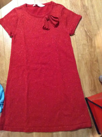 Jolie robe rouge pour fille grandeur 6-8 ans (fait comme 6X)