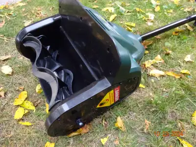 Yardworks-8 amp Electric Snow Shovel-Brand New-Free Delivery K/W, View more