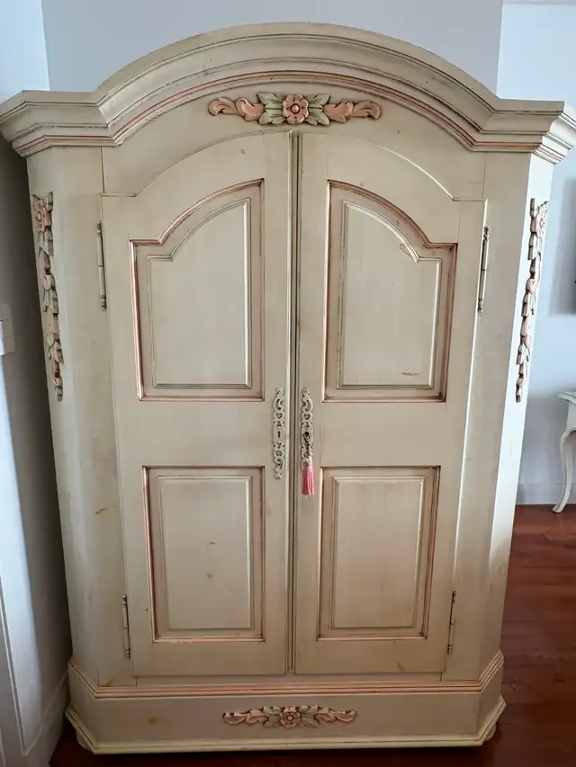 Handcrafted Spanish Bedroom Furniture