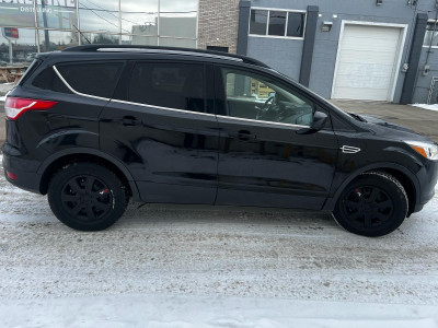 2016 FORD ESCAPE*AWD*FULLY LOADED*LEATHER* ON SALE $11499