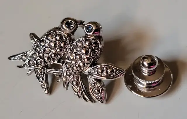 Silver Tone Lovebirds Bird Blue Rhinestone Eye's Lapel Hat Pin63235120870147123