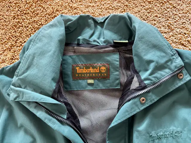 Men’s Timberland Dark Green Rain Jacket Size Large in Men's in Calgary - Image 3