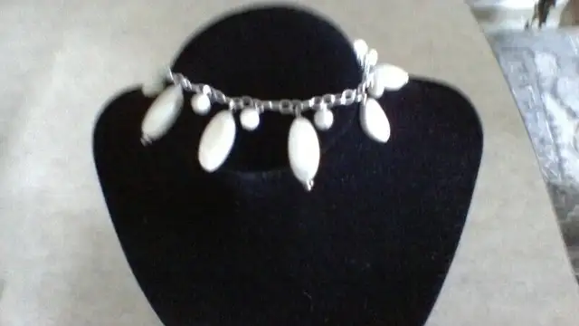 MOTHER OF PEARL BRACELET/ EARRINGS628637319507231219