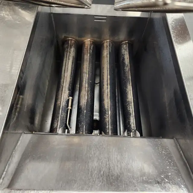 Friteuse Henny Penny Evolution Elite Double Fryer  Model EEG-242 in Industrial Kitchen Supplies in West Island - Image 8