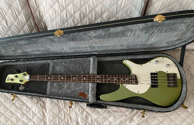 Ibanez Soundgear SRX400 Solid Body Electric Bass in Guitars in Calgary
