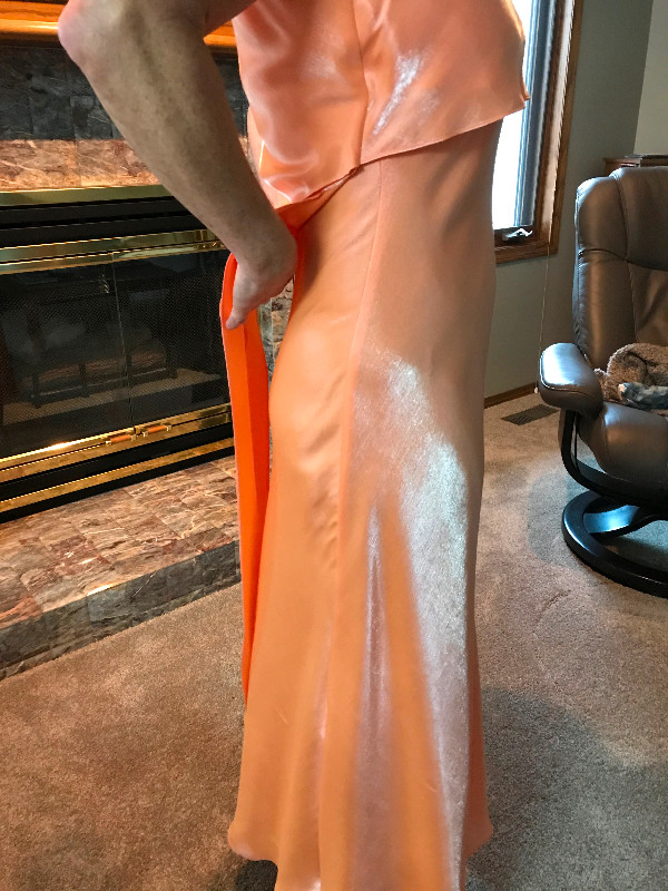 Coral Peach Dress in Women's - Dresses & Skirts in Winnipeg - Image 3