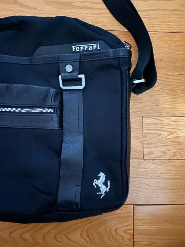 Ferrari 250 GT SWB Berlinetta Leather Laptop Carry Case in Laptop Accessories in Markham / York Region - Image 3