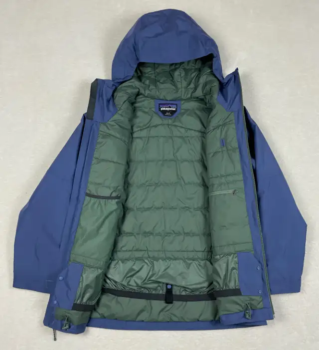 Patagonia 2022 Insulated Powder Town Jacket - Women's Size XL in Women's - Tops & Outerwear in St. Albert - Image 4