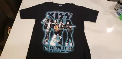 Kiss Concert T-shirt from the 2000 Farewell tour. I personally attended this show in Las Vegas back...