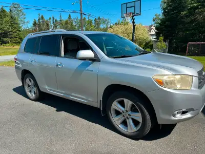 2009 Toyota Highlander Limited 345 000km New MIV June 19, 2025 When MVI new rear break pads and roto...