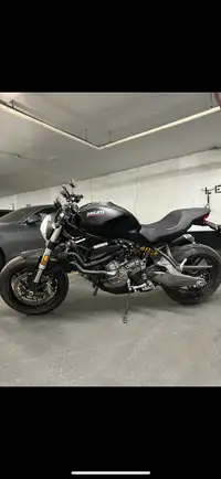 2021 Ducati Monster 821cc - LIKE NEW