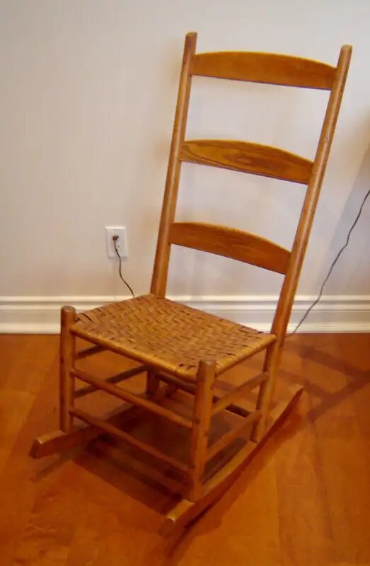 Rare Primitive Quebec Rocker with Woven Bark Seat - Early 1800's in Arts & Collectibles in City of Toronto - Image 9