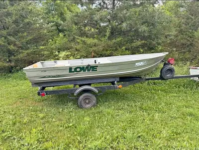 Boat is located at the cottage just outside of Peterborough area, can deliver anywhere for a fee. 20...