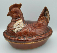 VINTAGE HULL BROWN DRIP HEN ON A NEST LARGE CASSEROLE EXCELLENT