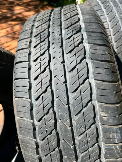 Pneus été toyo P 265 / 65 R 17 $ 225 négociable