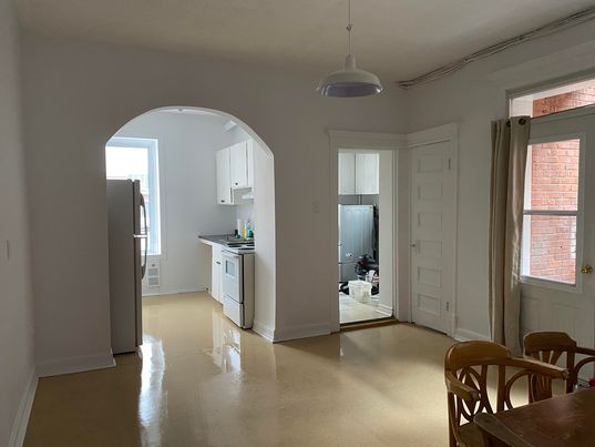 IMMENSE appartement – GRANDE TERRASSE PRIVÉE – MÉTRO JEAN-TALON 5