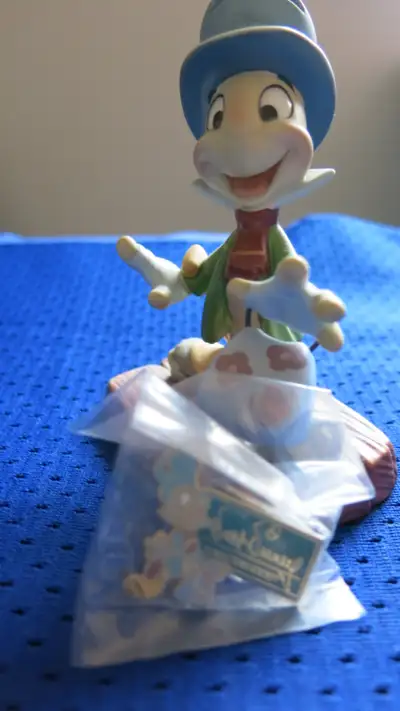 Jiminy Cricket "I made myself a home" figurine, View more