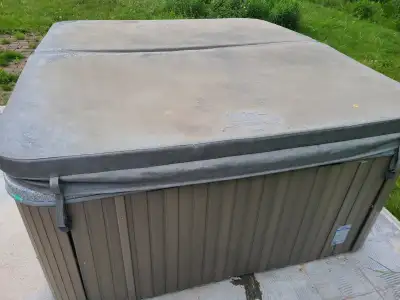 Hot tub - free, View more