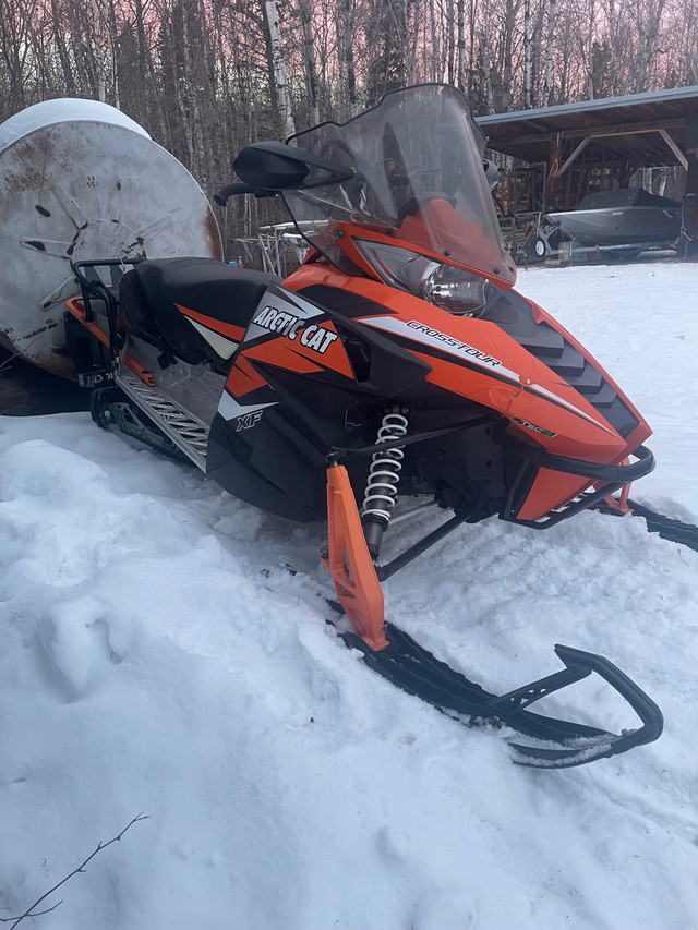 2014 artic cat xf7000 crosstour in Snowmobiles in La Ronge - Image 3