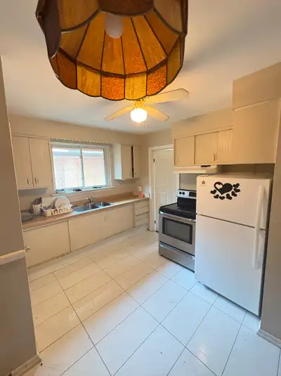 4 Beds 1 Bath Fully Furnished House in Toronto