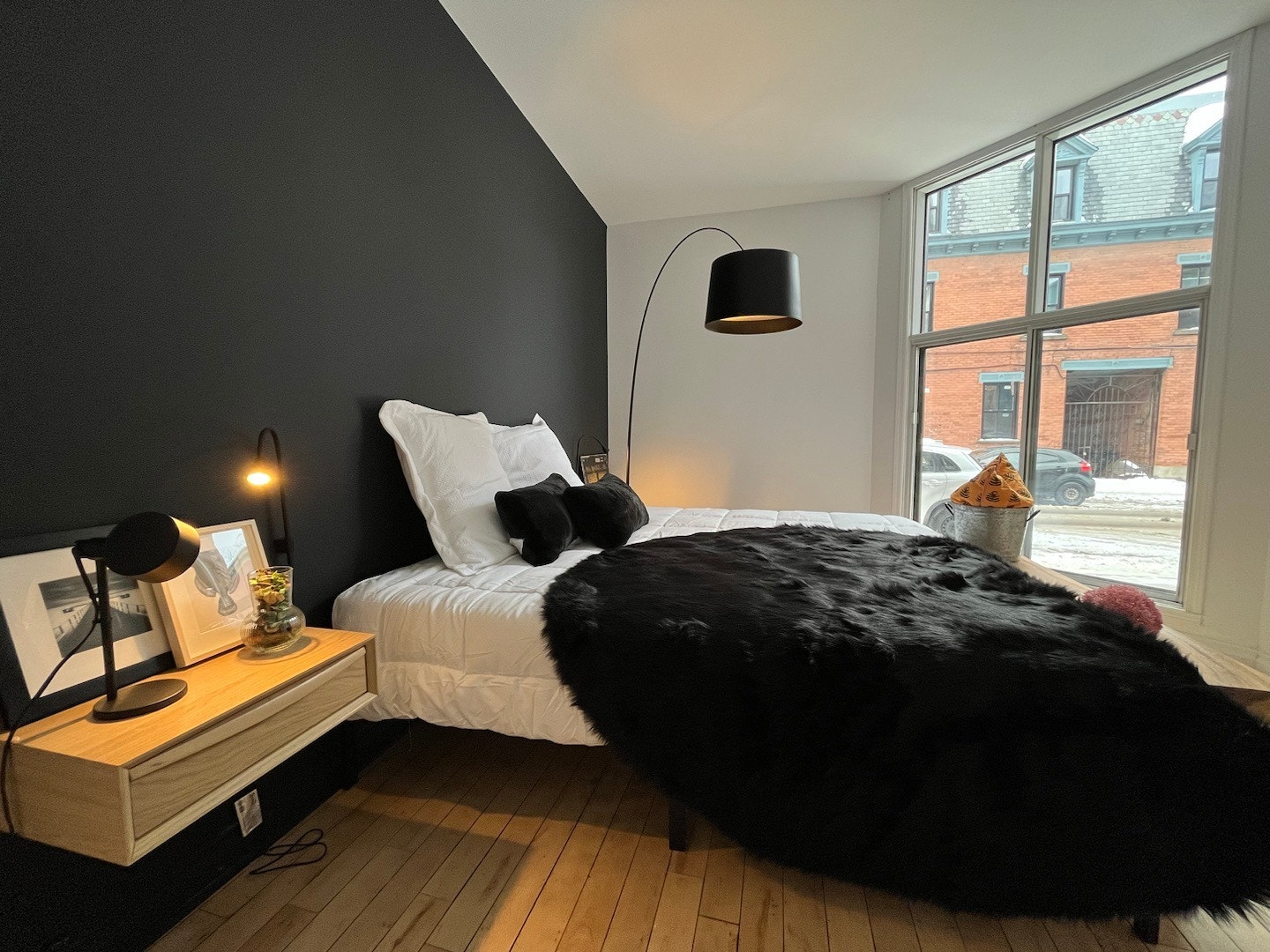 Fully Furnished 1-Bedroom Apartment for Rent | Downtown Montreal — photo 2