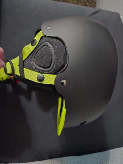 Ski Helmet Snowboard Helmet for Kids sz Small, View more