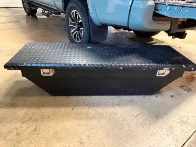 Aluminum black toolbox for midsize trucks. Made of heavier gauge aluminum with lock and key. Fits mi...