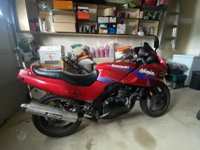 1995 Ninja Kawasaki 500 there’s a crack on the side. Currently needs an oil change engine won’t star...