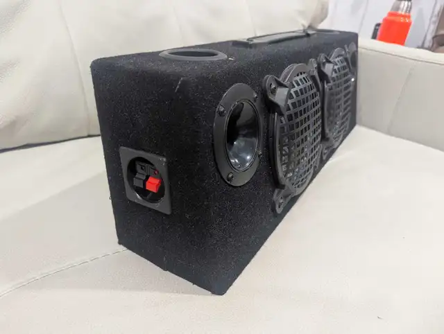 Speaker Enclosure with woofers and tweeters in Speakers in Mississauga / Peel Region - Image 3