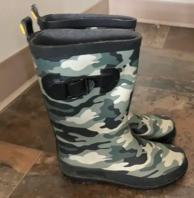 Kids Rain boots size 1  Excellent condition, View more
