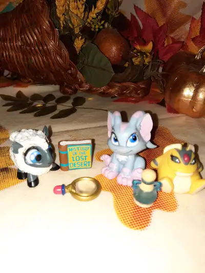 Neopets Mini Figures, Acara, BaaBaa, Desert Mouse and some accessories. From a Faerie and a Lost Des...