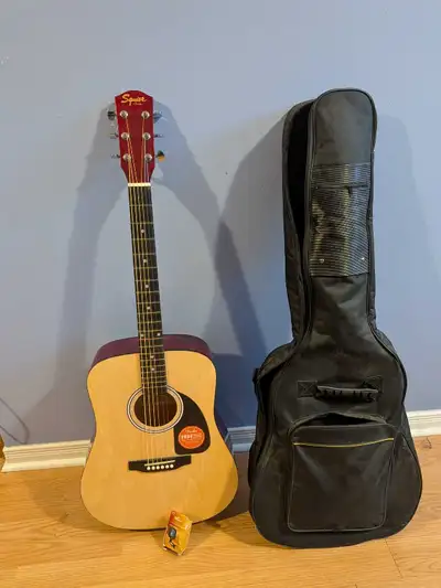 Acoustic guitar Fender Squier, View more