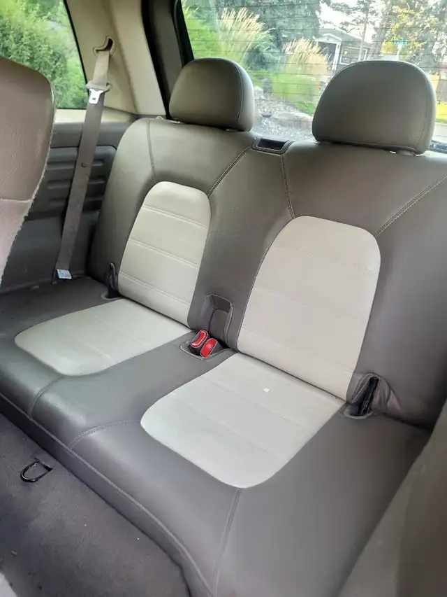 2004 Ford Explorer Eddie Bauer fully loaded Active 555207563475701767