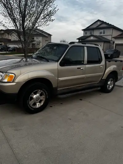 Selling our 2004 Ford Explorer Sport Trac with 195,957 km. Truck runs and drives well. Good work tru...