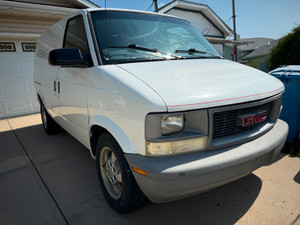2004 GMC Safari AWD