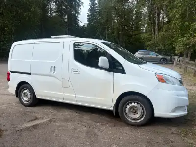 2013 Nissan NV200 Cargo Van - Converted 202000 kms Automatic Engine : Gasoline ; excellent fuel econ...