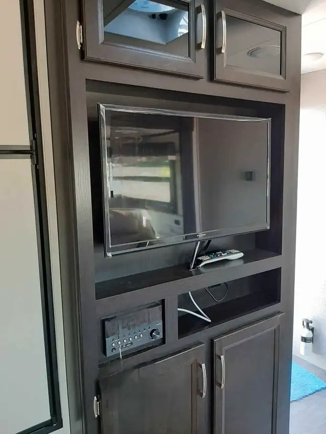 ROULOTTE JAYCO JAYFEATHER 2020 - CLÉ EN MAINS in RVs & Motorhomes in Longueuil / South Shore - Image 8