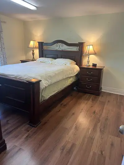 5 minutes to Yonge Finch subway middle entrance where is on my street. Steps to Finch buss. Condo co...