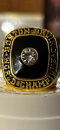 1970 Boston Bruins Replica Stanley Cup Ring ORR Showcase 304