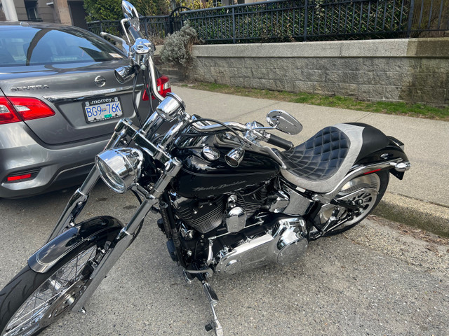 Beautiful Harley Davidson for sale by owner  in Street, Cruisers & Choppers in Burnaby/New Westminster - Image 3