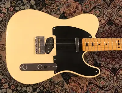2014 Fender GE Smith Signature Telecaster. Honey Blonde Finish. Approximately 6 lbs 14 oz. Original...